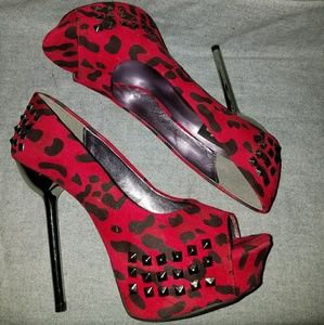 Fahrenheit Red Cheetah Print Stiletto